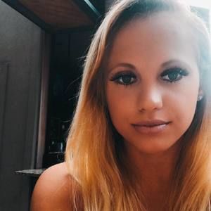 Meet your Posher, Caroline